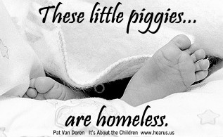 piggies-poster.jpg piggies-poster.jpg